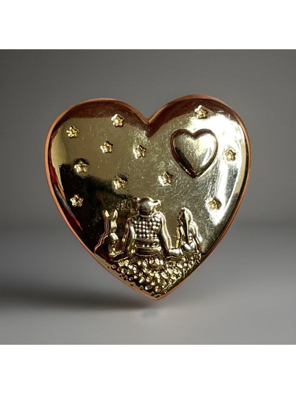 Variety 2002 Dreamworks LLC Signed Pin Brooch Gold-tone Heart Shrek Movie Film